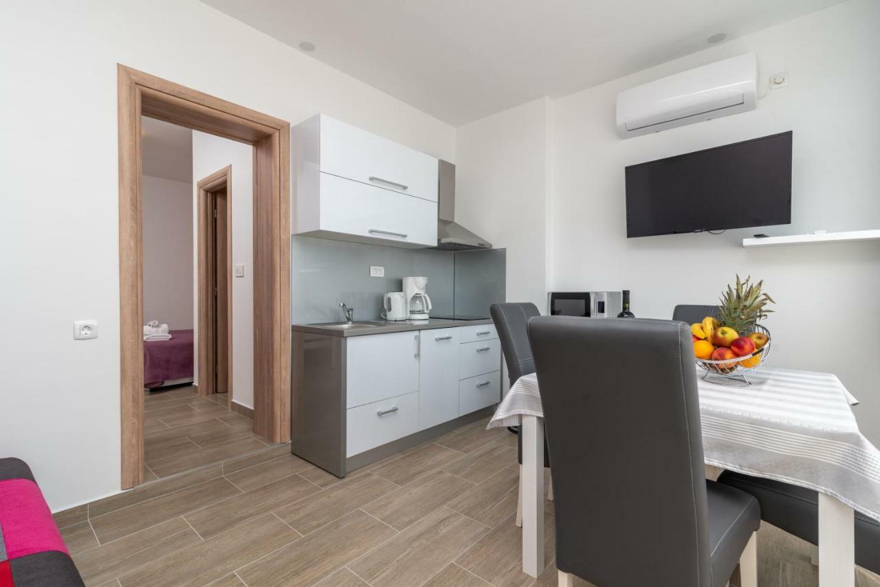 Apartman Niksi โตรกีร์ ภายนอก รูปภาพ