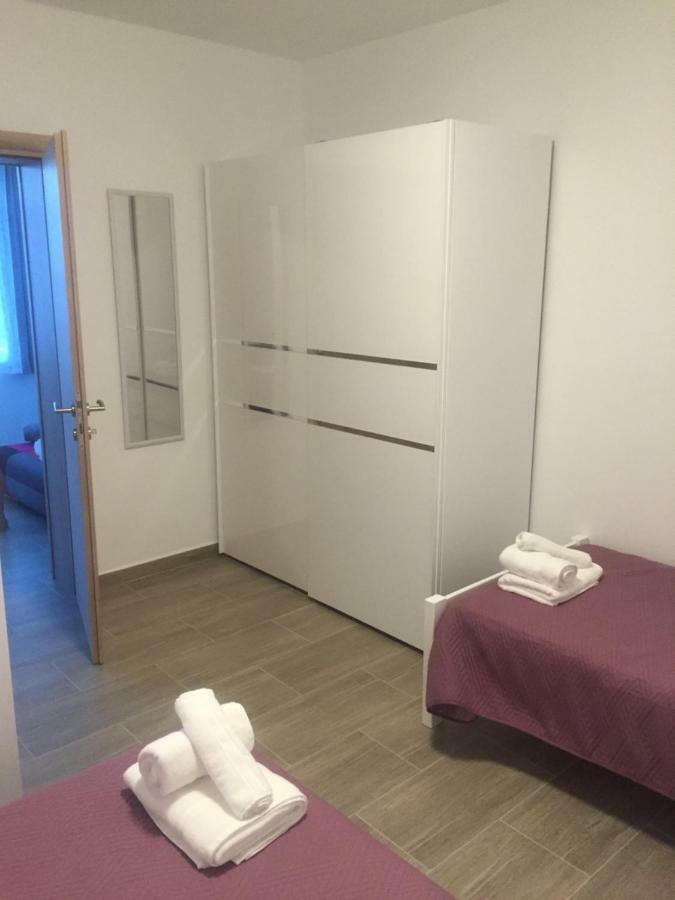 Apartman Niksi โตรกีร์ ภายนอก รูปภาพ