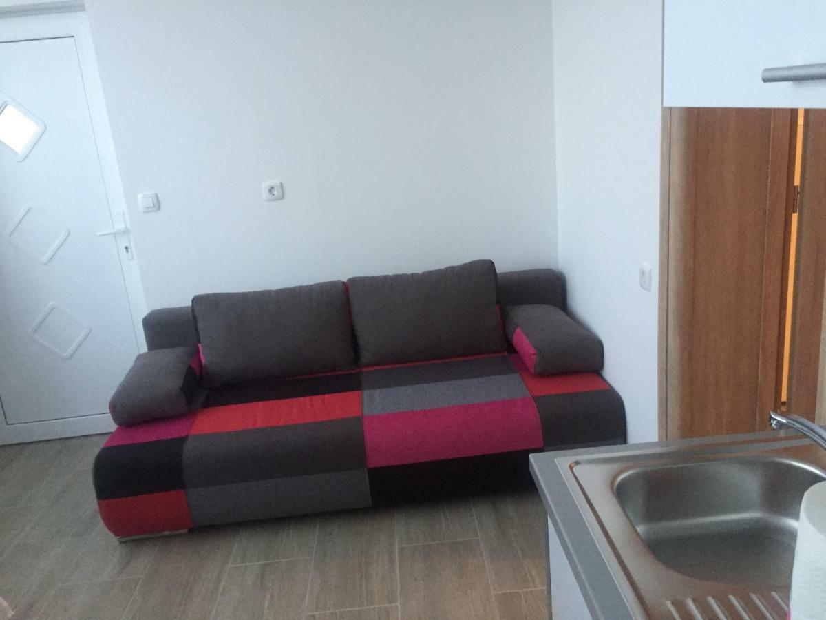 Apartman Niksi โตรกีร์ ภายนอก รูปภาพ